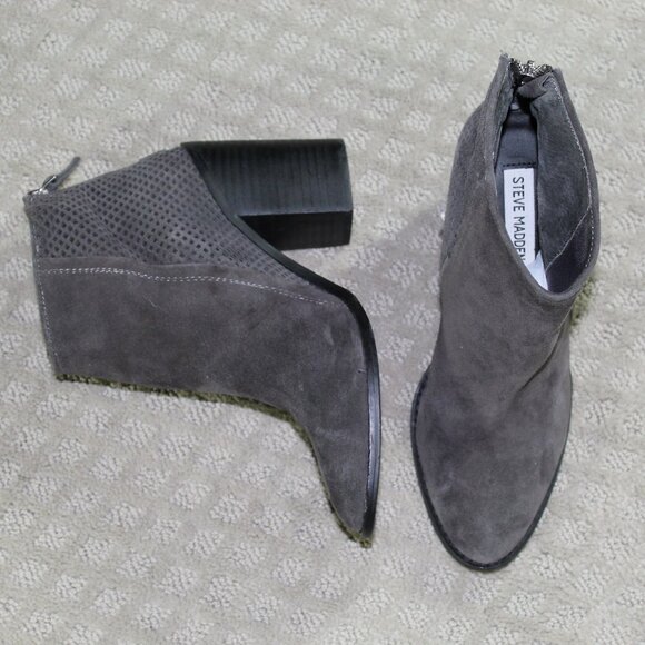 Women's Size 7.5M Steve Madden Replay Heel Ankle Boots Grey Suede Block Leather - Picture 1 of 6